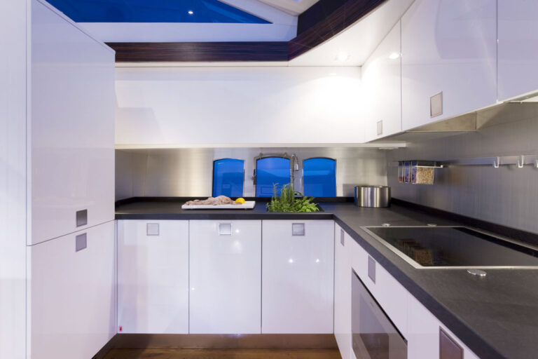 Motor yacht SCUDERIA -  Galley