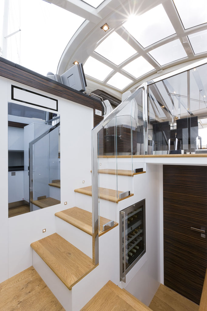 Motor yacht SCUDERIA -  Stairs