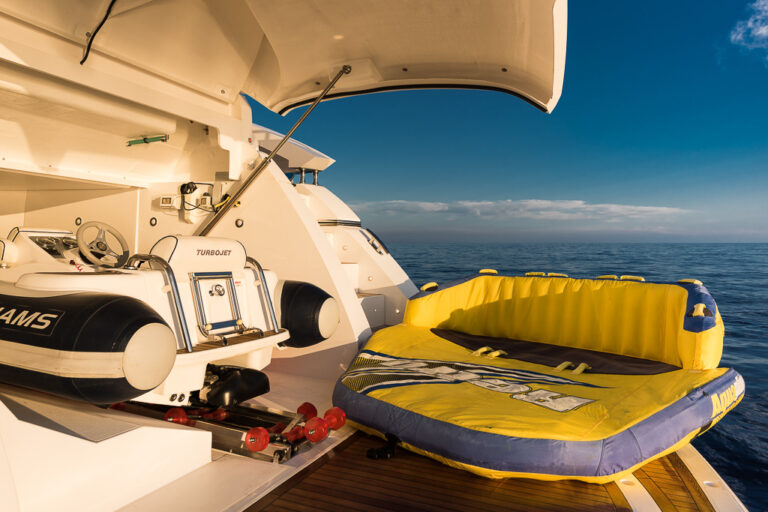 Motor yacht SEAWATER - Garage