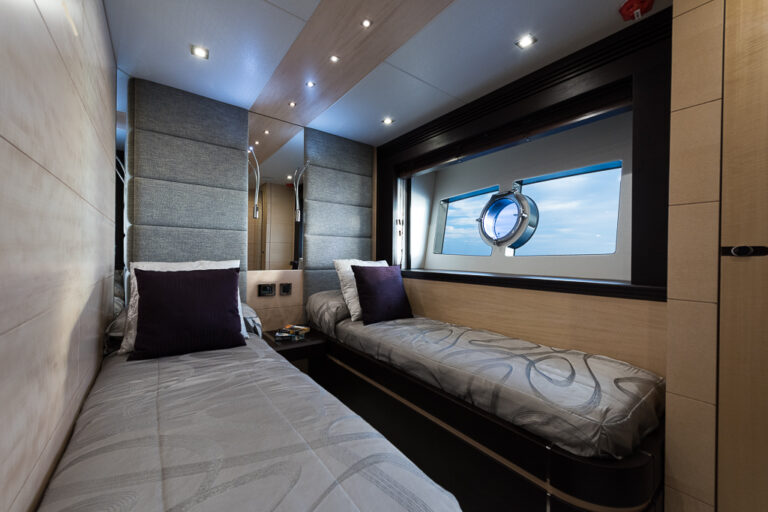 Motor yacht SEAWATER - Twin cabin
