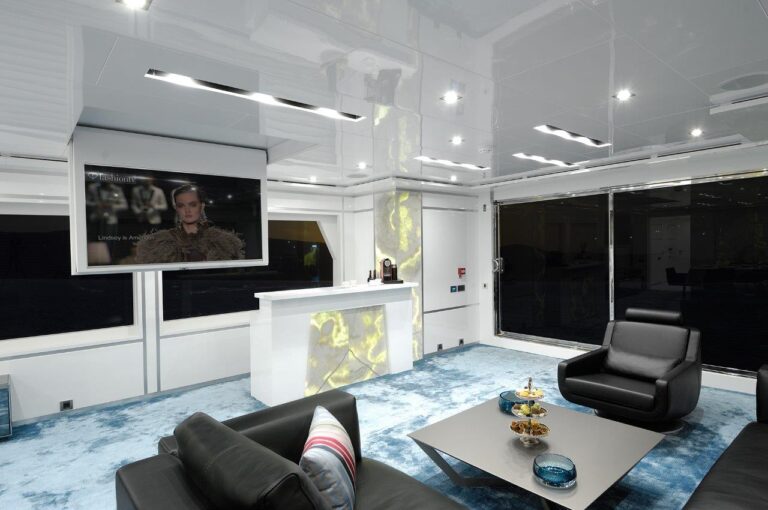 Motor yacht SERENITAS - Saloon 2