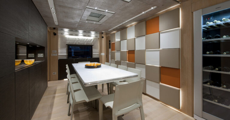 Motor yacht SL96 Special Edition - Dining