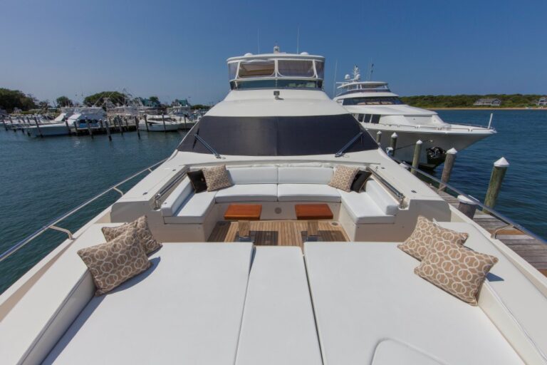 Motor yacht SORRIDENTE - Foredeck