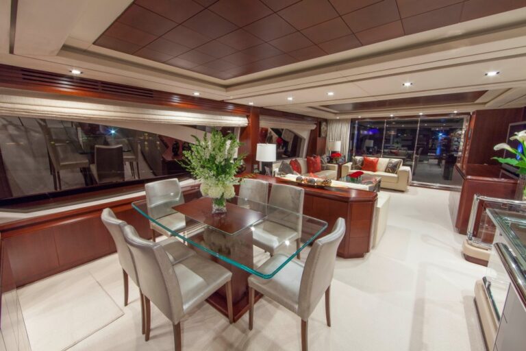 Motor yacht SORRIDENTE - Formal dining