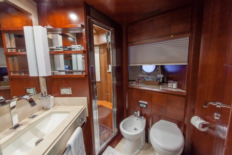 Motor yacht SORRIDENTE - Master en-suite his