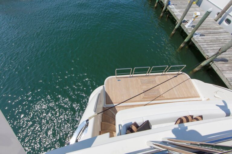 Motor yacht SORRIDENTE - Swim platform