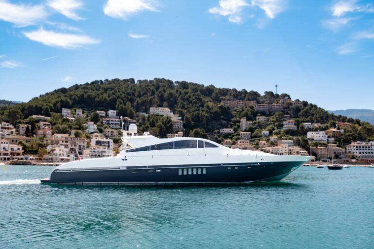 Motor Yacht STARTUP