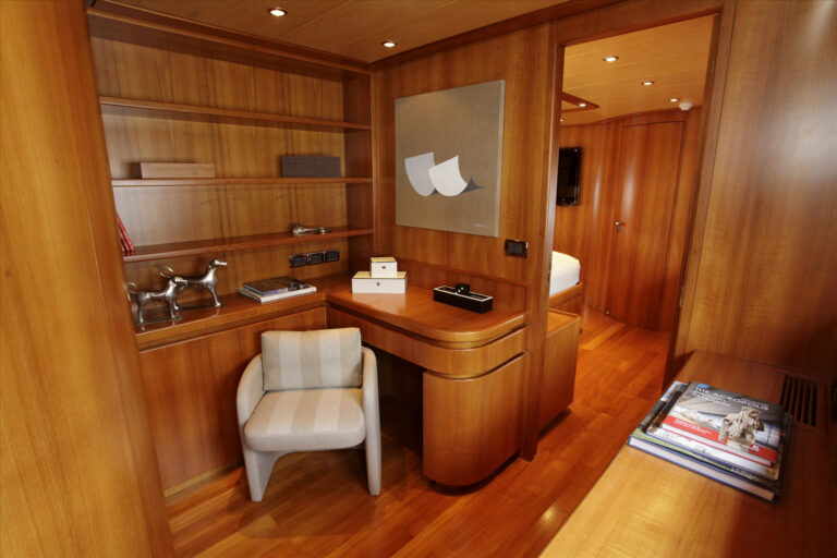 Motor yacht SUMMER DREAMS - Master entrance
