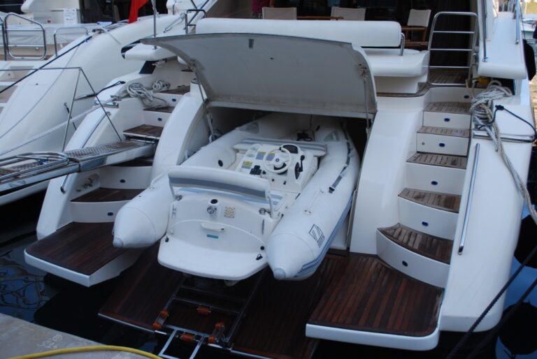 Motor yacht SWEET TITI -  Tender and Swim platform