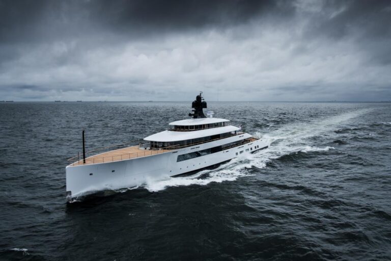 Motor Yacht SYZYGY 818