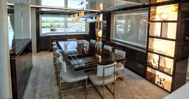 Motor yacht TAKE 5 - 005