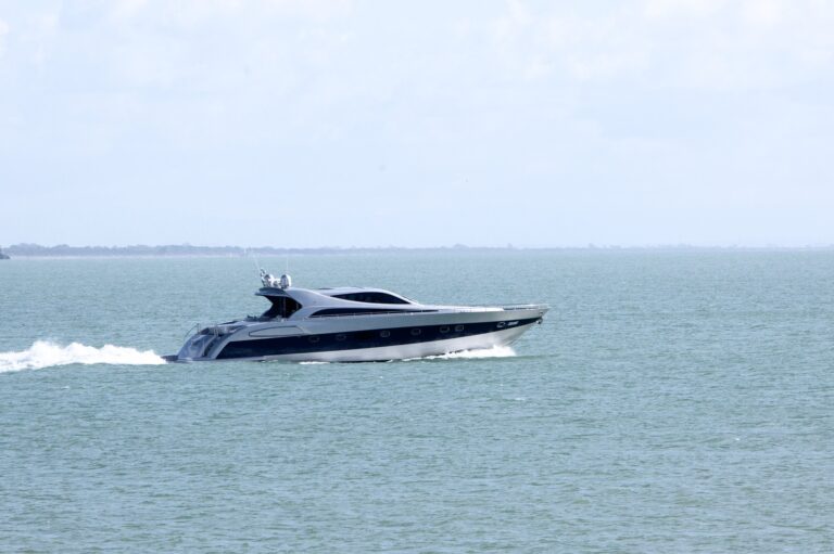 Motor yacht TIUNA - 005
