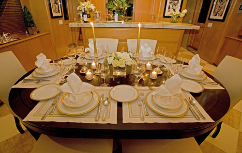 Motor yacht TRILOGY - Dining detail