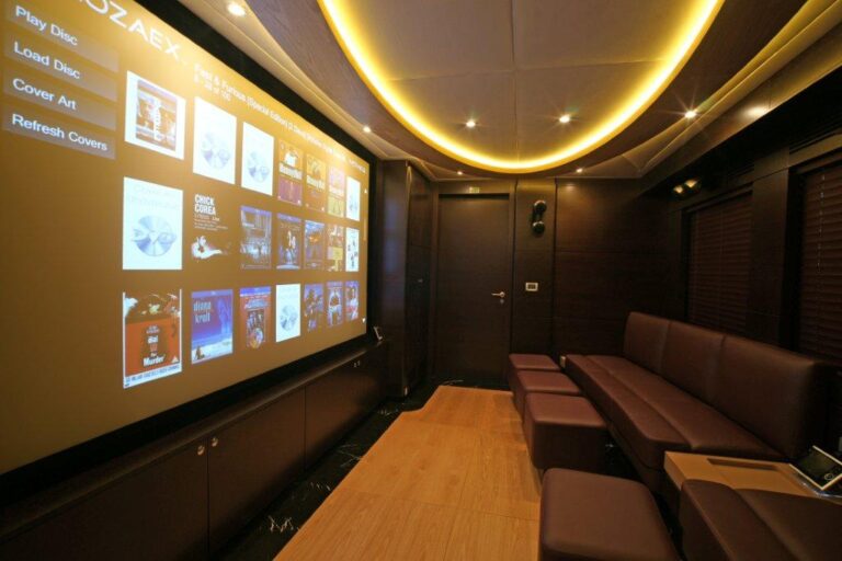 Motor yacht Tatiana - Cinema
