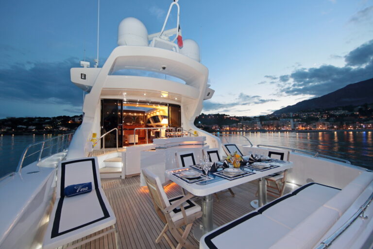 Motor yacht VERA - Aft Deck