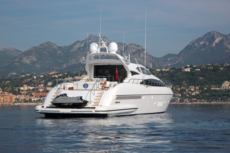 Motor yacht VERA - Aft View