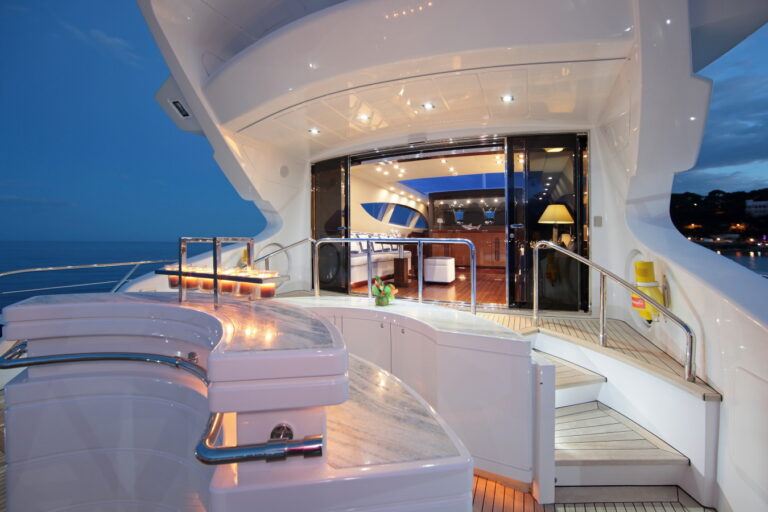 Motor yacht VERA - Deck looking forward
