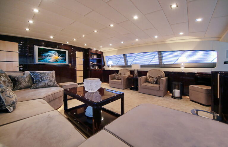 Motor yacht VERA - Main Salon Seating