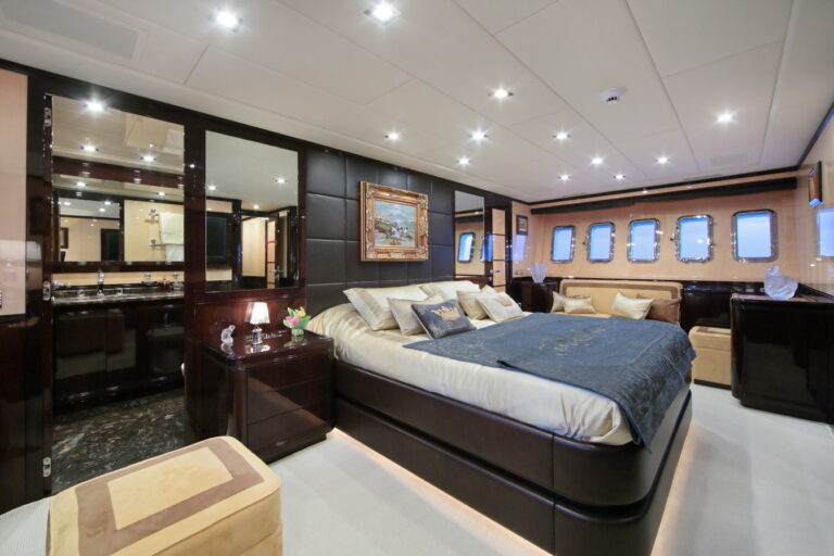 Motor yacht VERA - Master Cabin