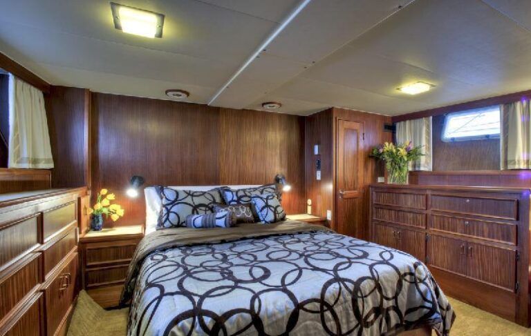 Motor yacht VIAGGIO -  Master Cabin