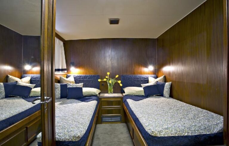 Motor yacht VIAGGIO -  Twin Cabin