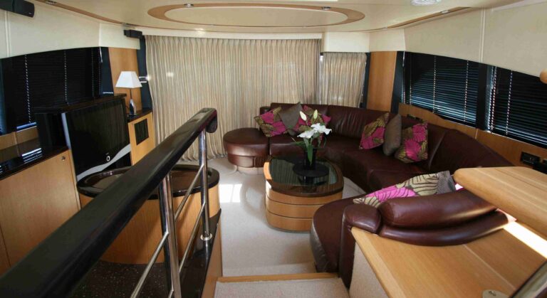 Motor yacht WAVE - Main Salon
