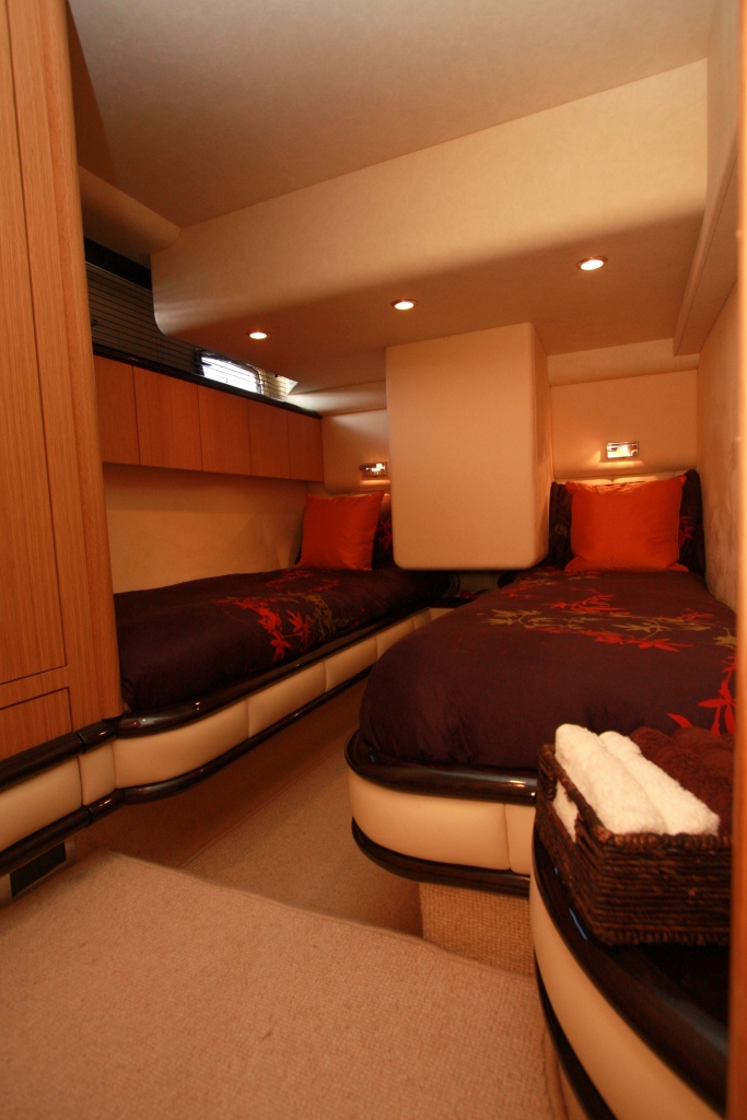 Motor yacht WAVE - Twin Cabin