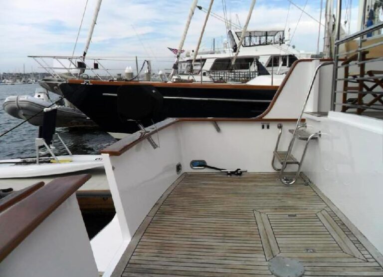 Motor yacht ZIA -  Cockpit