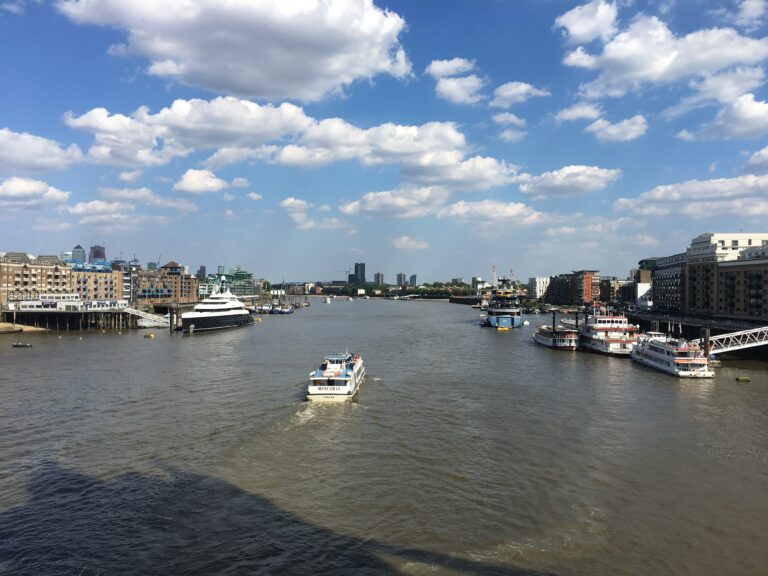 Motor Yachts In London - Elandess And Aviva