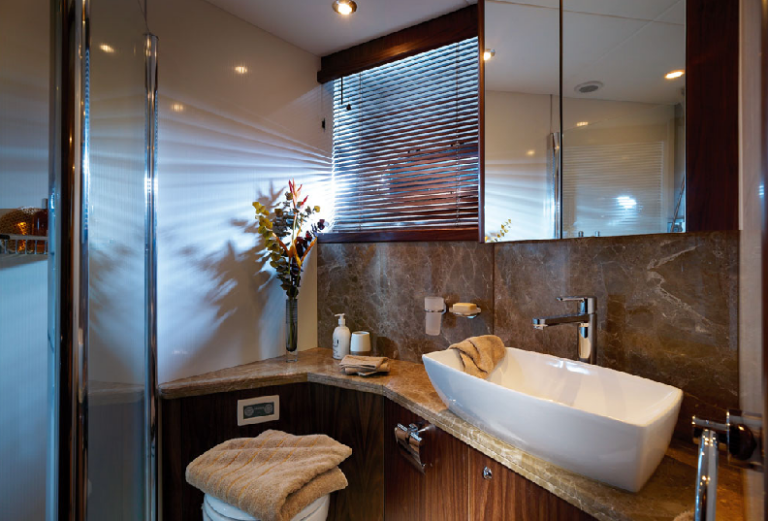 Motoryacht Manhattan 70 - Double Guest Cabin En-suite