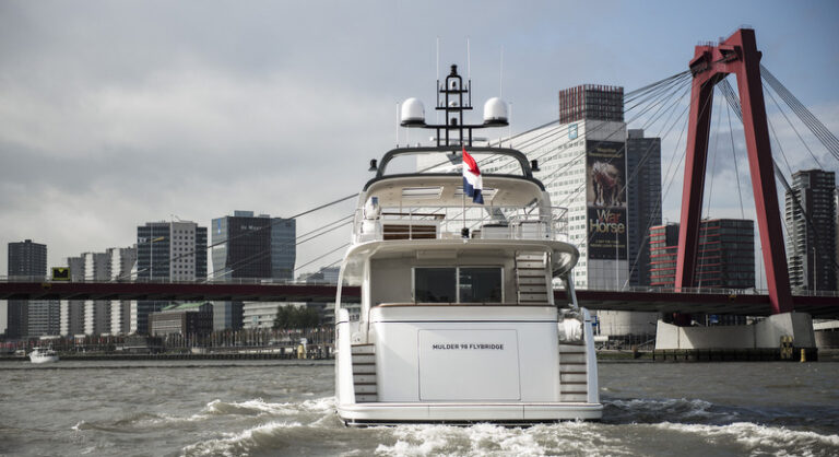 Mulder 98 Flybridge super yacht YN1391 - aft view