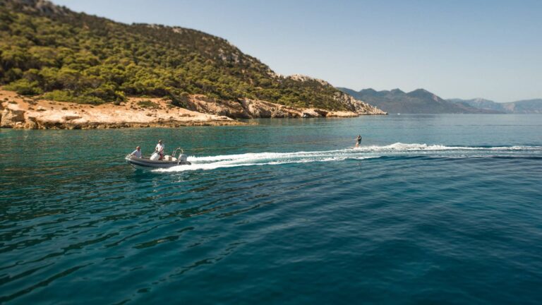 Mykonos Yacht Charter - Waterskiing