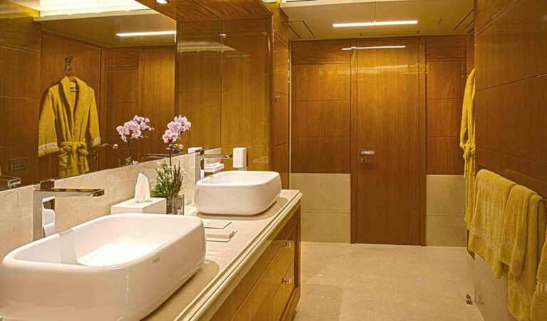 Myngfa Owner Bathroom