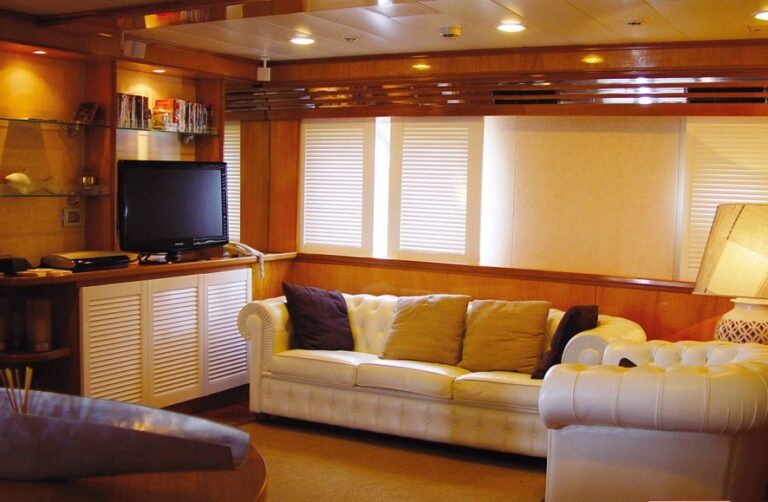 NAVE BARBARA - Salon View 2