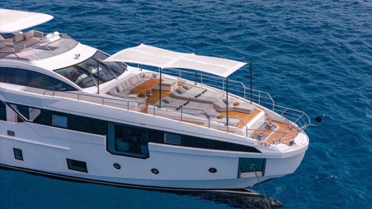 Foredeck Relaxation Area
