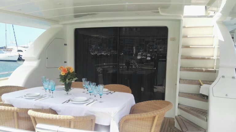 NEVER ONE - Alfresco dining
