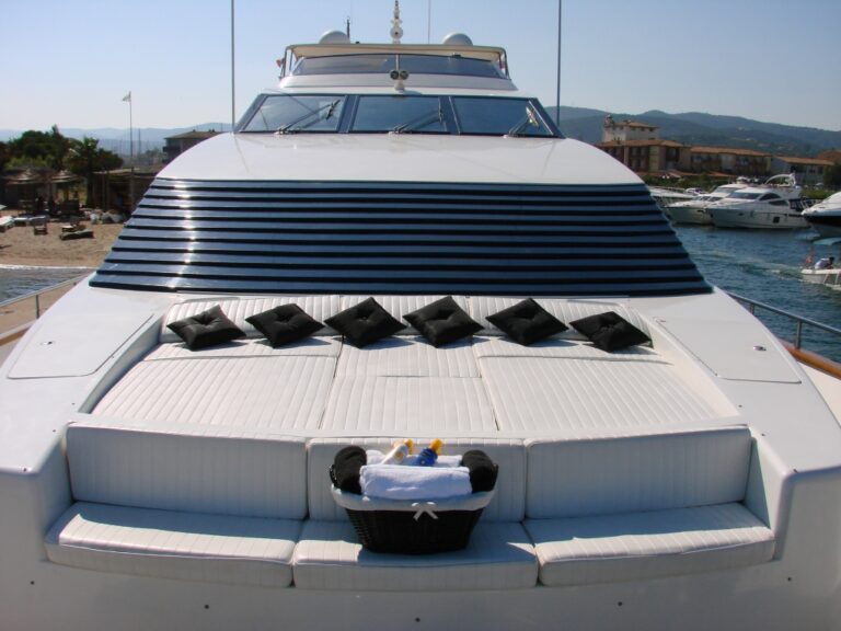 NEW LIFE - Foredeck