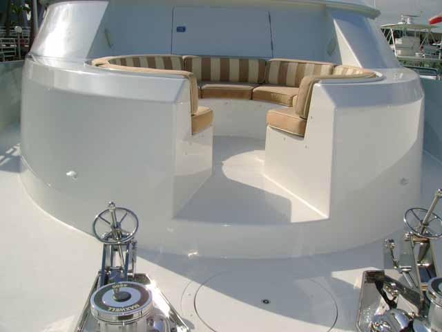 NEW MOON II - Foredeck