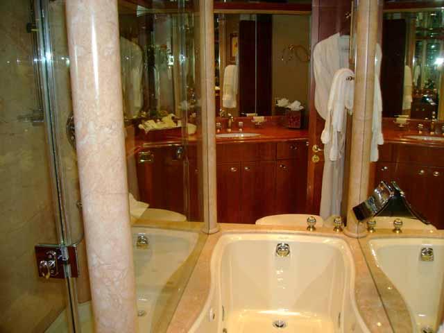 NEW MOON II - MasterBathroom