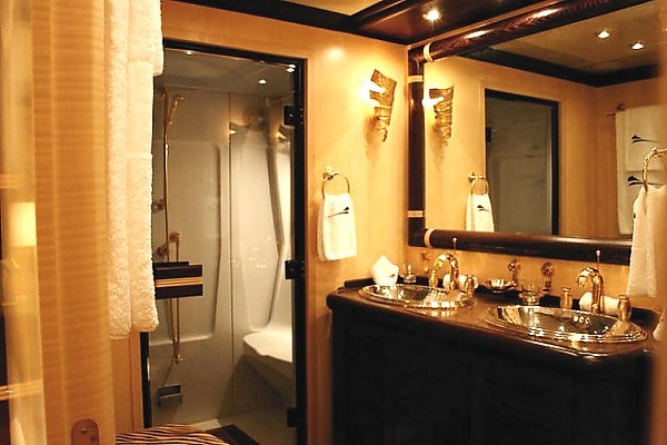 NOBODY - Bathroom