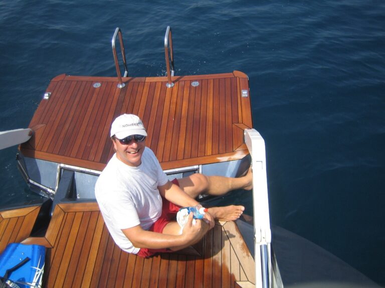 NOHEEA - Aft Fold Down Swiming Platform