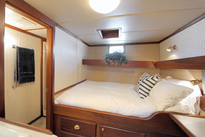 NORTHERN SONG - A Double Guest Cabin