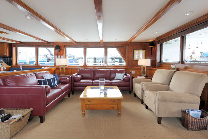 NORTHERN SONG - Saloon