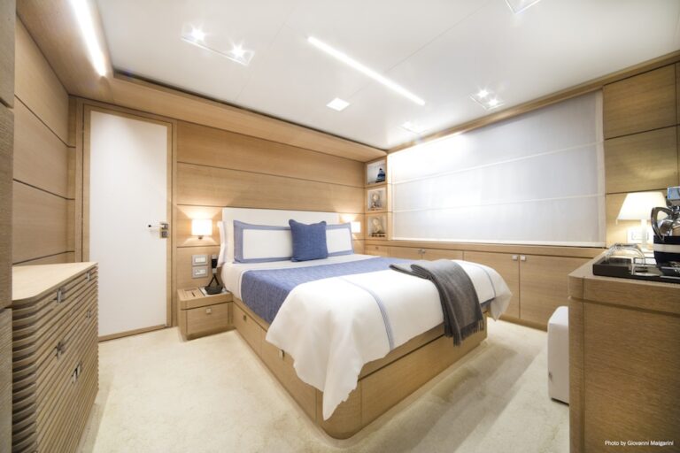Narvalo double cabin