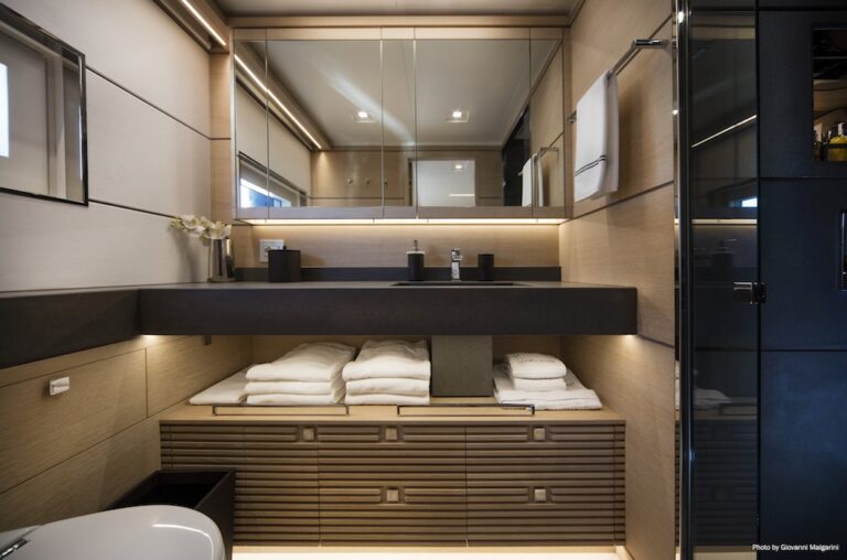 Narvalo guest bathroom