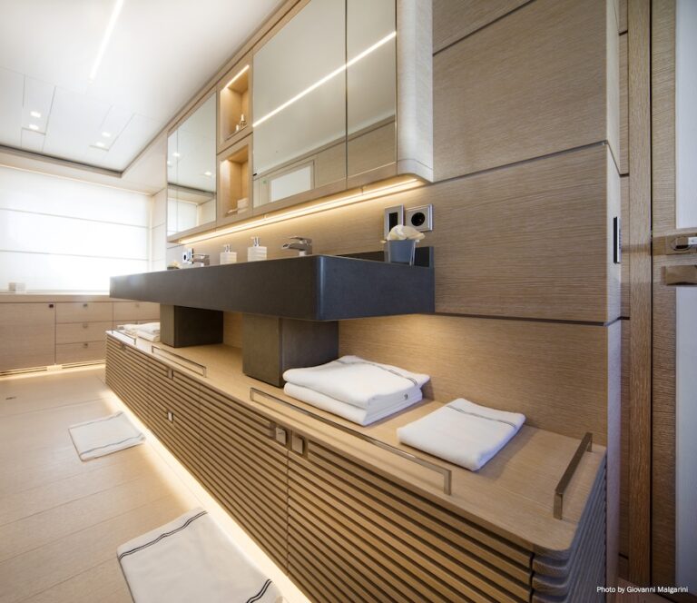 Narvalo - owner bathroom