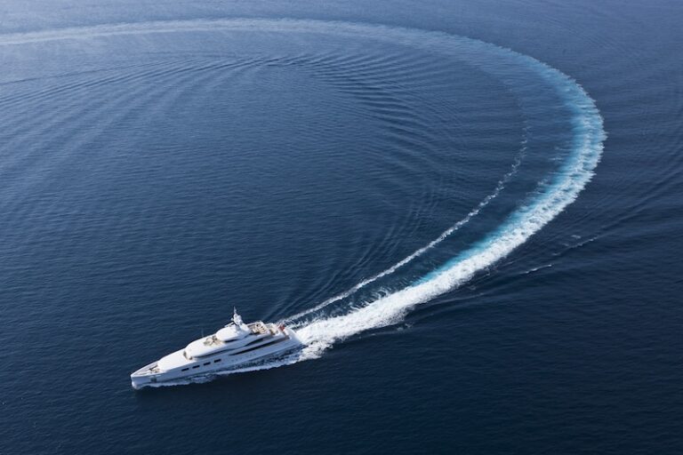Nataly Superyacht cruising - Benetti yacht