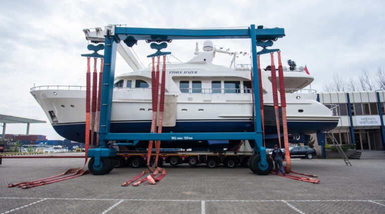 Newly refitted Moonen 84 Yacht Etoile dAzur at Moonen Shipyards