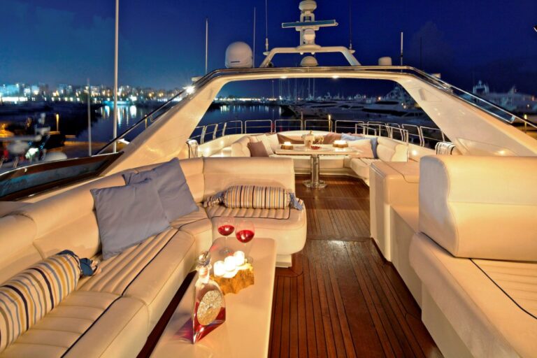 Noni -  Flybridge
