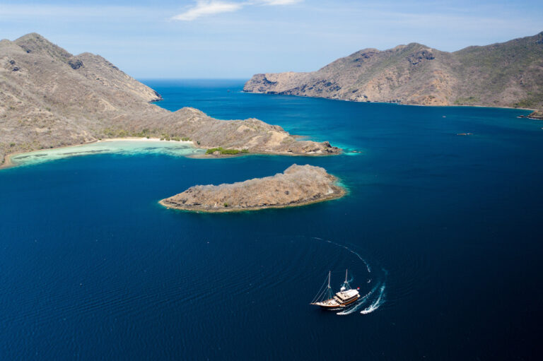 Nusa KodeIsland Island